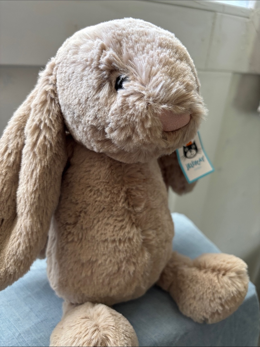 New Jellycat Bashful Beige Bunny Medium 12" Soft Plush Toy Stuffed Animal - Picture 2 of 4